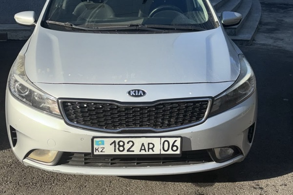 АВТОМОБИЛЬ "KIA CERATO"