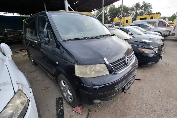 АВТОМОБИЛЬ "VOLKSWAGEN MULTIVAN"