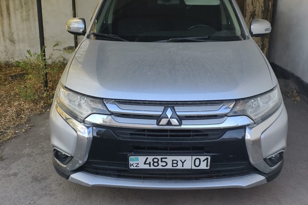 АВТОМОБИЛЬ "MITSUBISHI QUTLANDER"