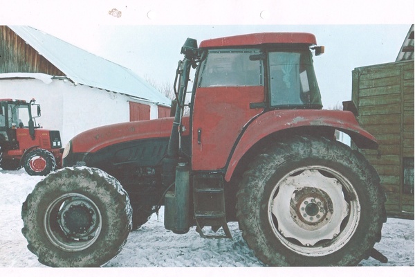 Трактор YTO-X-1204, регистрационный номер P702AWE