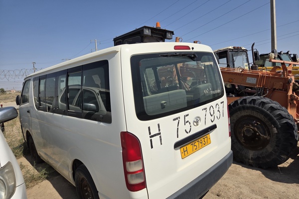 АВТОБУС "TOYOTA HIACE"