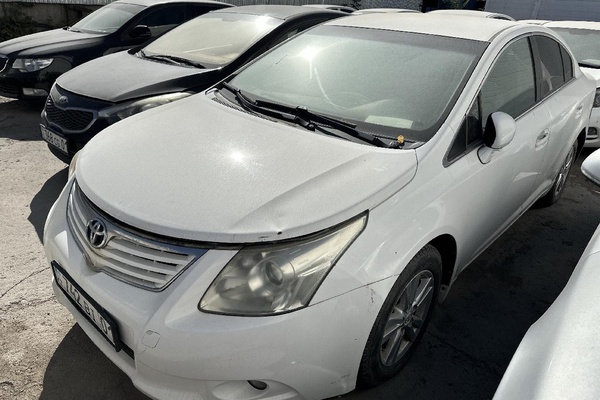 Автомобиль Toyota Avensis , 2010 г/в., р/н 742 BI 01